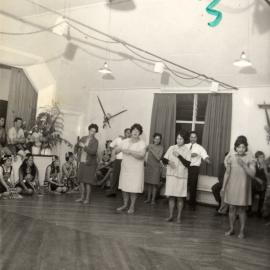 Māwai Hakona; visit by Native Americans B  3