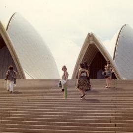 Māwai Hakona 1973; Sydney Opera House opening  7