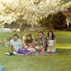 Māwai Hakona 1973; Helen Rigby, Marie Isaacs, Molly Wood, Tere Hunia.