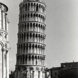 Military Service, World War II; Italy; Pisa; Leaning Tower.