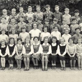 Trentham School 1954 Standards 2a, 3a
