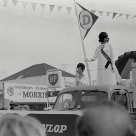 Upper Hutt Queen Carnival Parade 016; Dunlop