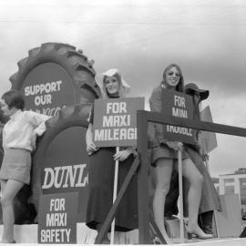 Upper Hutt Queen Carnival Parade 017; Dunlop