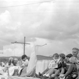 Upper Hutt Queen Carnival Parade 018; Dunlop/STC/Dawn Garments baby float