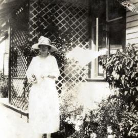 Hazelwood family, 1925; Invercargill; Myrtle.