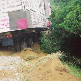 House relocation; from 10 Parliament St, Lower Hutt, to Karapoti  9; larger unit