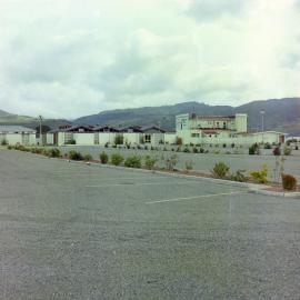Quinns Post Hotel from the carpark, looking north