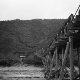 Silverstream railway bridge 2 (1903-1957); a view to the west.