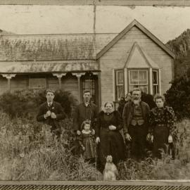 House, Mangaroa; Cooley family, and their homestead.