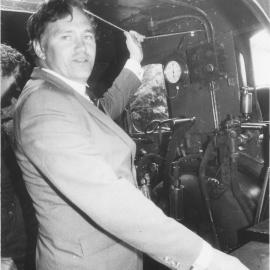 Silver Stream Railway official opening; Hon. Richard Prebble, Minister of Railways, sounds whistle.