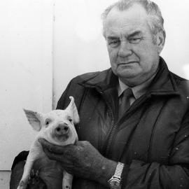 Wi Tako Prison chief farming instructor Peter Edwards retires, 1987