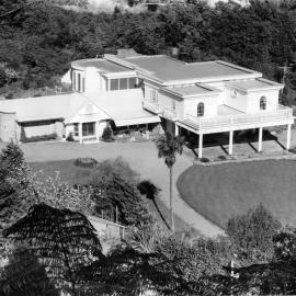 Wallaceville House; to house ZMFM's 'Bride of the 80s', raising funds for Te Omanga Hospice.