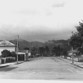 Main St, Upper Hutt, Jan. 1948; south side 13, Station Street and houses (R12A)