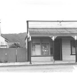 Main St, Upper Hutt, Jan. 1948; north side 24, Duncan's-Dealer (L24)