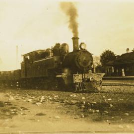 Ww or Wg Class locomotive shunting wagons at Upper Hutt.