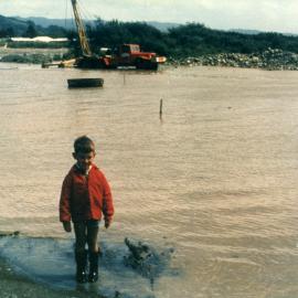 Totara Park Bridge area; pile driver or compactor in background.