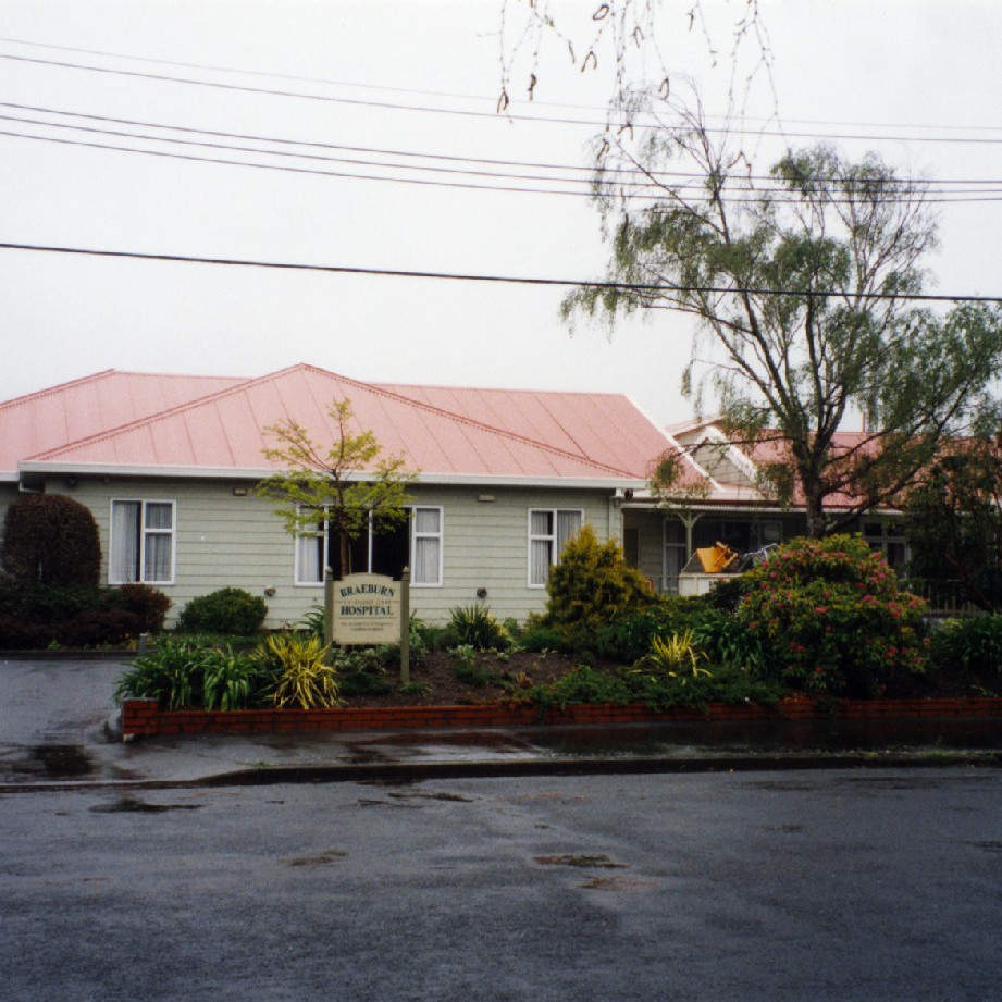 Braeburn, 14 Victoria Street; maternity home, rest home, geriatric hospital.