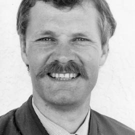 Simon Evans, a former builder, joins Harcourts Real Estate.