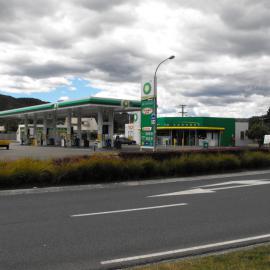 Fergusson Drive, north side; No.  963; BP Express Upper HUtt