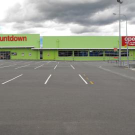 Queen Street, north side; No. 12; Countdown supermarket (13-19); western face