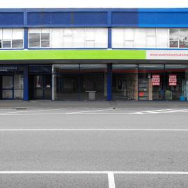 Queen Street, north side; No.  8 (actually part of 7-9); Totara Trust entrance