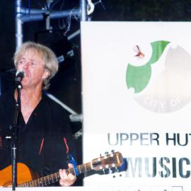 Upper Hutt City of Song concert 2002; Harcourt Park; Wayne Mason, of the Fourmyula.