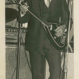 Sam Southon playing in the Bill Gorrie Set, c. 1967–68