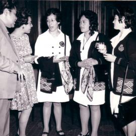 Matiu Rātā and wife with Māwai Hakona members
