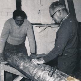 Ōrongomai Marae 1976; Heemi Kara and Jock McEwen working on the carvings for Kahukura, 1976