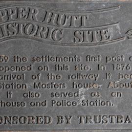 Historic site plaque, GeangeStreet; Post Office.