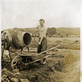 Revelle Jackson; 5 Paton Street, Mangaroa house  5; front berm