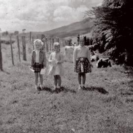 Jackson family and friends; Lynne Jackson, Catharine and Susan  Haxton,1953