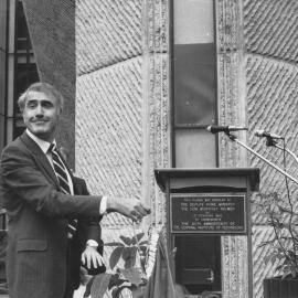 Central Institute of Technology; Deputy Prime Minister Geoffrey Palmer commemorates 25th anniversary.