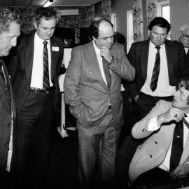 Central Institute of Technology; visit by Mike Moore, Minister of Oversas Trade aand Marketing.