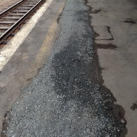 Upper Hutt railway station 2015  4; main platform after cables laid
