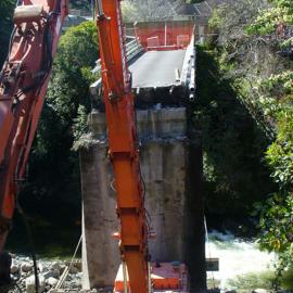 Akatarawa bridge 2 4; demolition, 2016 