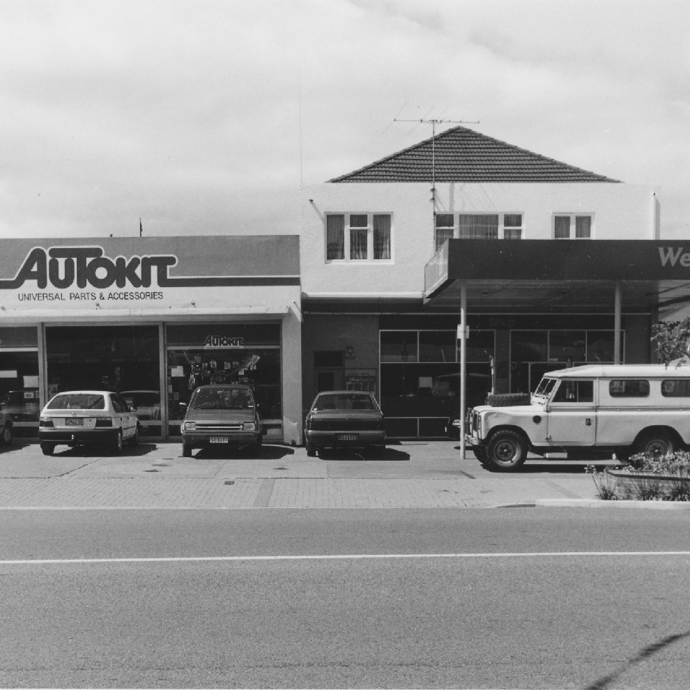 Gethings; car sales and service station