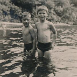 Te Marua School; Te Awa Kairangi / Hutt River swimming hole, circa 1955