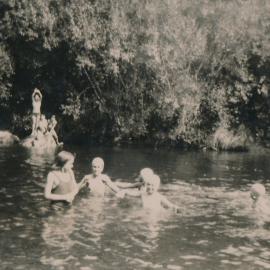Te Marua School; Te Awa Kairangi / Hutt Riverswimming hole, circa 1955