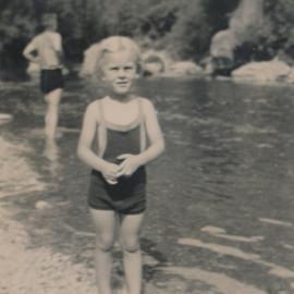 Te Marua School; Te Awa Kairangi / Hutt River swimming hole, circa 1955