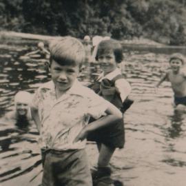 Te Marua School; Te Awa Kairangi / Hutt River swimming hole, circa 1955