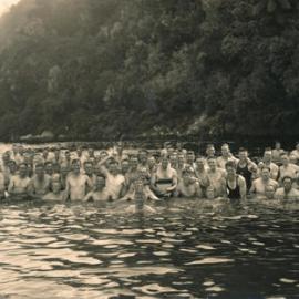 Soldiers Pool; 1915-1918