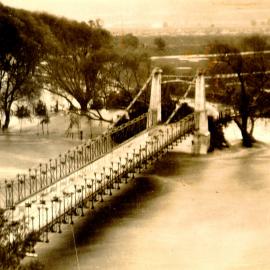 Maoribank Bridge during flood, 1931
