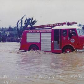 Flood, 1976; Silverstream; Brigade series; 'Marooned at Silverstream park'