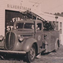 Silverstream Volunteer Fire Brigade engine, 1966; 1938 Ford V8