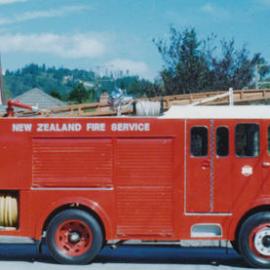 Silverstream Volunteer Fire Brigade engine, 1975-1980; Commer