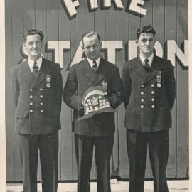 Silverstream Volunteer Fire Brigade; competitions; 1955 team with trophy 