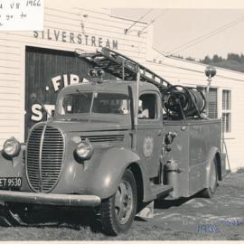 Silverstream Volunteer Fire Brigade engine, 1966; 1938 Ford V8 