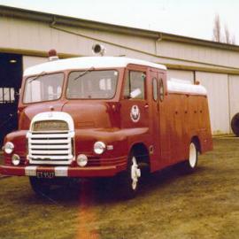 Silverstream Volunteer Fire Brigade engine, 1976; Silverstream Bedford at Mills-Tui workshops, Rotorua