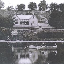 Seagar family residence 'Sherwood' (front view)